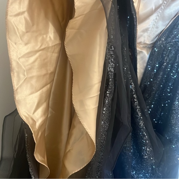 Le Femme Formal Evening Dress - Picture 12 of 16